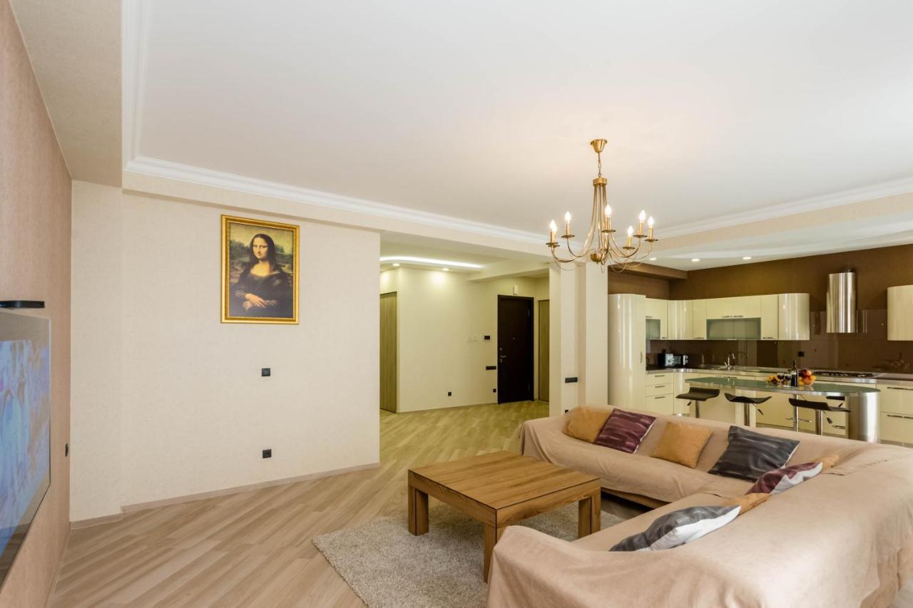 Rustaveli Iii Апартаменти
